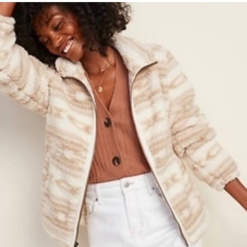 Old Navy cream/tan Aztec pattern Sherpa fleece